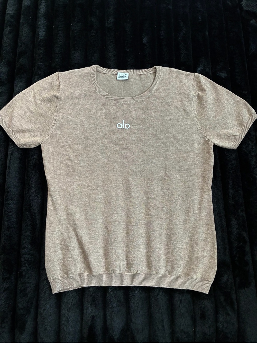 New Luxury Lightweight Sand Knit Shirt Size M